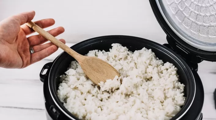 Por qué no se debe guardar el arroz cocido más de un día, según experta en seguridad alimentaria Por qué no se debe guardar el arroz cocido más de un día, según experta en seguridad alimentaria