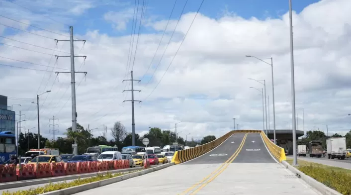 El IDU informó que en un mes estará disponible el puente curvo de la avenida 68 con calle 26 El IDU informó que en un mes estará disponible el puente curvo de la avenida 68 con calle 26