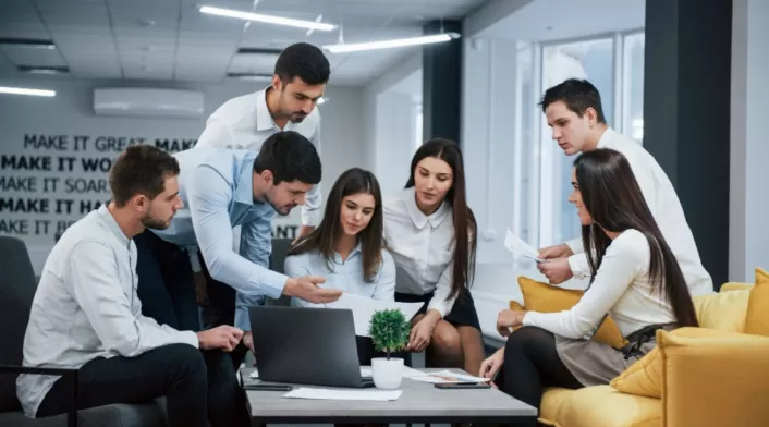 Reforma laboral en Colombia: cambios en la jornada laboral y eliminación del Día de la Familia. Reforma laboral en Colombia: cambios en la jornada laboral y eliminación del Día de la Familia.