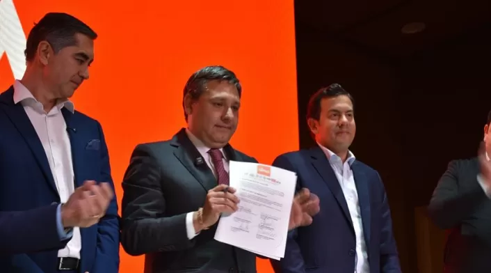Coalición Alma suma al exministro Mauricio Lizcano como aliado clave en su lanzamiento oficial. Prometen construir una gran bancada legislativa y explorar consulta presidencial en 2026. Coalición Alma suma al exministro Mauricio Lizcano como aliado clave en su lanzamiento oficial. Prometen construir una gran bancada legislativa y explorar consulta presidencial en 2026.