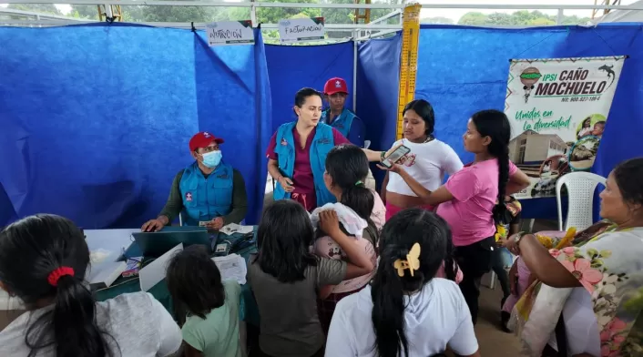 Personal médico atendiendo a usuarios gracias a la estrategia Hospital sin límites en Casanare.