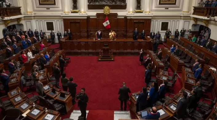 El Congreso del Perú votó este jueves a favor de admitir la moción de vacancia (destitución) contra la presidenta designada Dina Boluarte Zegarra. El Congreso del Perú votó este jueves a favor de admitir la moción de vacancia (destitución) contra la presidenta designada Dina Boluarte Zegarra.