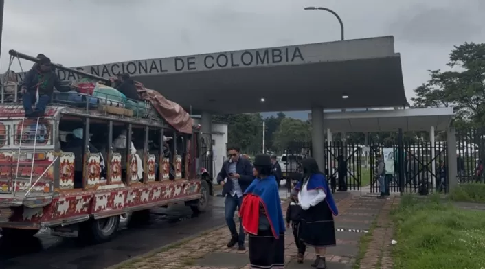 Se reporta un censo de 1.720 personas que permanecen en la Concha Acústica, el estadio de atletismo y los coliseos auxiliares. Se reporta un censo de 1.720 personas que permanecen en la Concha Acústica, el estadio de atletismo y los coliseos auxiliares.