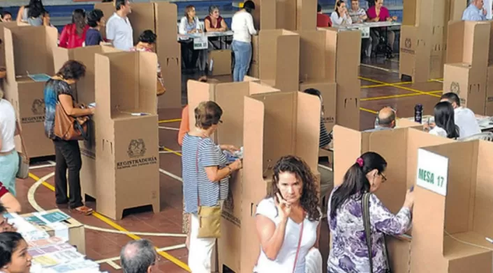 Alcalde de Cartagena ajusta horario de Ley Seca para elecciones de Consejos de Juventud 2025. Cambios tras inconformidades en economía nocturna. Alcalde de Cartagena ajusta horario de Ley Seca para elecciones de Consejos de Juventud 2025. Cambios tras inconformidades en economía nocturna.