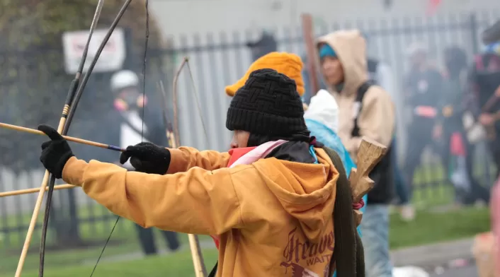 Ataque con flechas contra las autoridades en Bogotá
