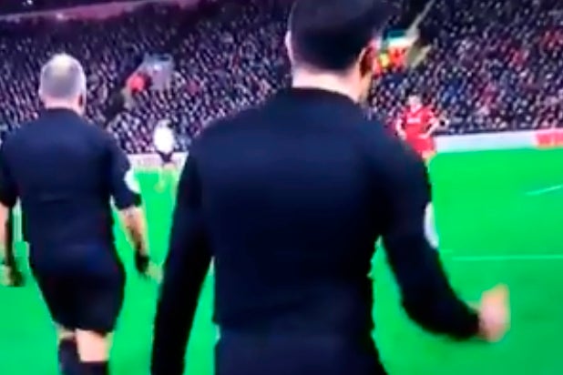 ArbitroLiverpoolTottenhamCeleb1.jpg