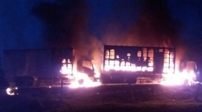 CAMIONESINCINERADOSELN1.jpg