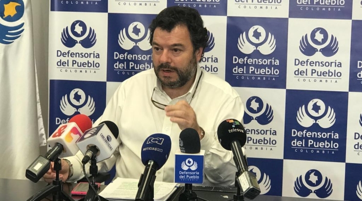CarlosNegretDefensoriaSuminLAFM.jpg