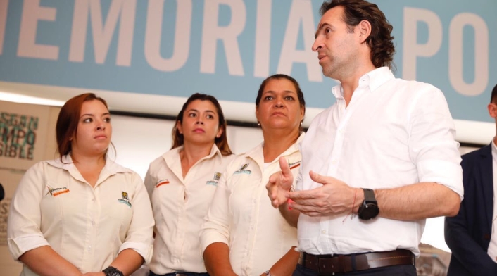 ContratistasPopeyeMedellinAlcaldeFedericoGutierrezLAFM.jpg