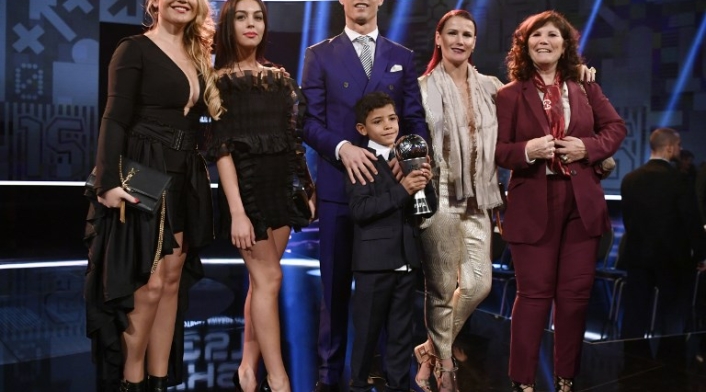 CristianoRonaldoyFamiliaAFP1.jpg