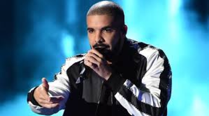 Drake-AFP-3.jpg