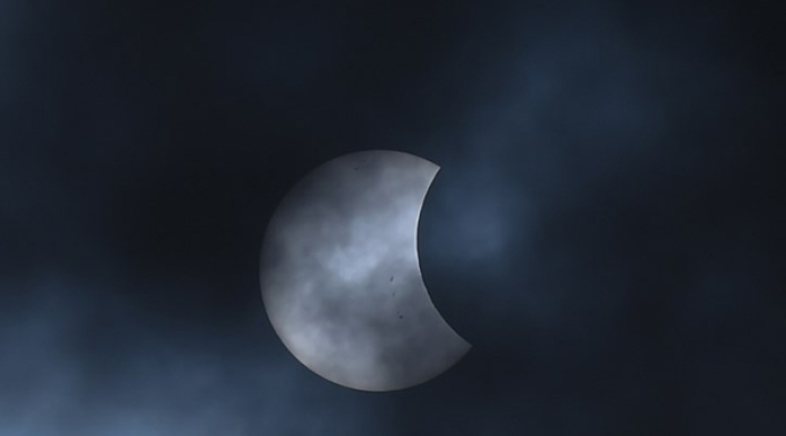Eclipse-LA-FM-AFP.jpg