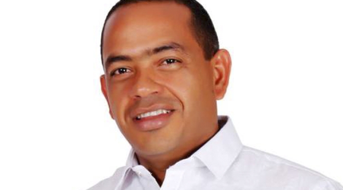 Fabio-Velásquez-Rivadeneira-AL-FM-Colprensa.jpg