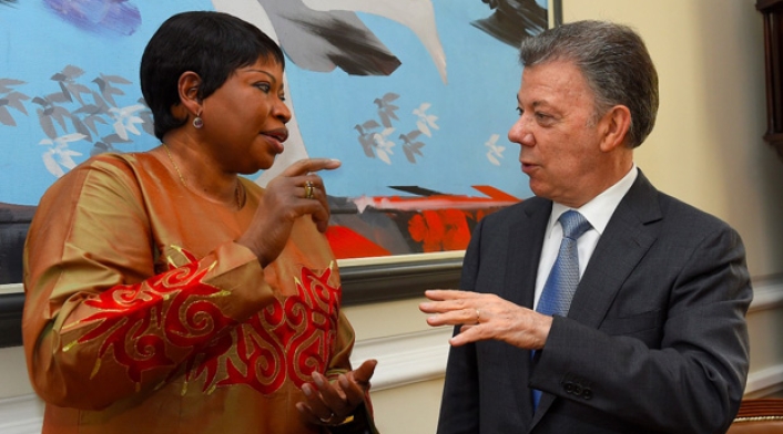 Fatou-Bensouda-y-Juan-Manuel-Santos-LA-FM-Colprensa.jpg