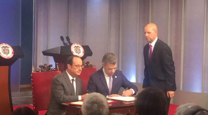 Firma-hollande-lafm-7.jpeg