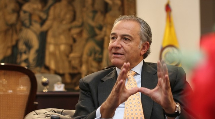 General-oscar-Naranjo-Colprensa-Sofía-Toscano-1.jpg
