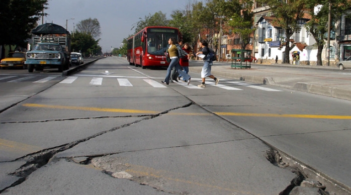 Huecos-en-bogotá-Colprensa.jpg