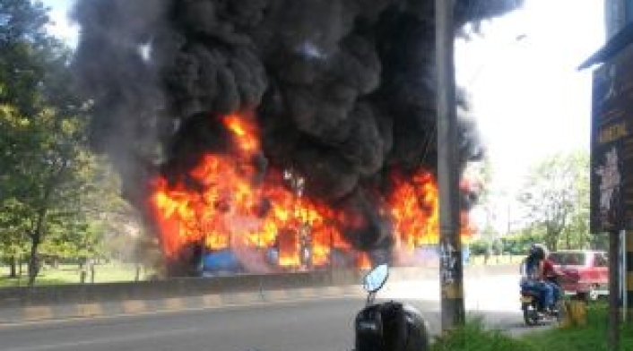 Incendio-Bus-Mio.jpeg