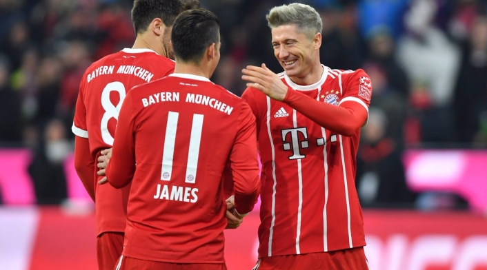 James-@FCBayernES-LA-FM1.jpg