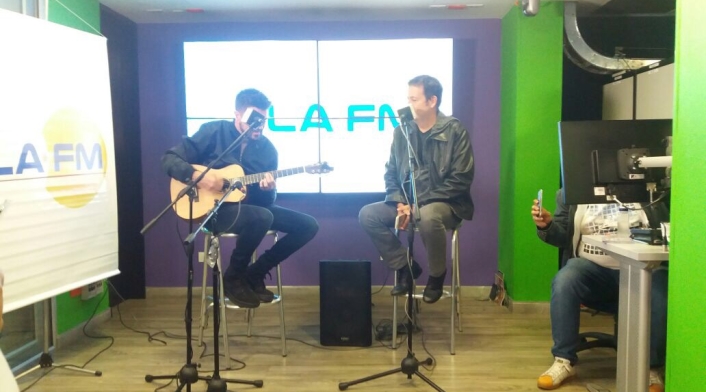 JuanesLAFM9.jpg