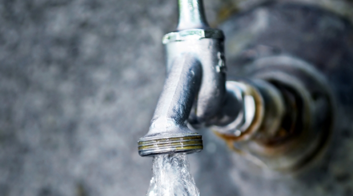 Agua potable LLAVE-DE-AGUA-ACUEDUCTO-INGIMAGE.jpg
