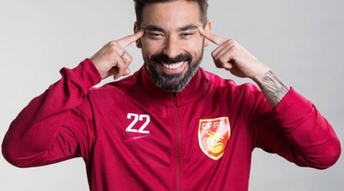 LavezziFotoChina1.jpg