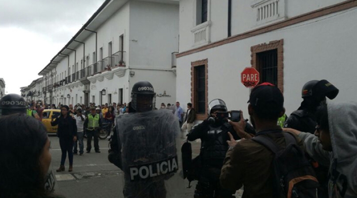 ManifestacionPopayanPolicia1SuminLAFM.jpg