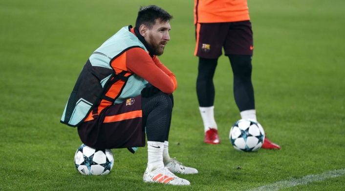 MessiBarcelonaPensandoFotoOFICIAL.jpg