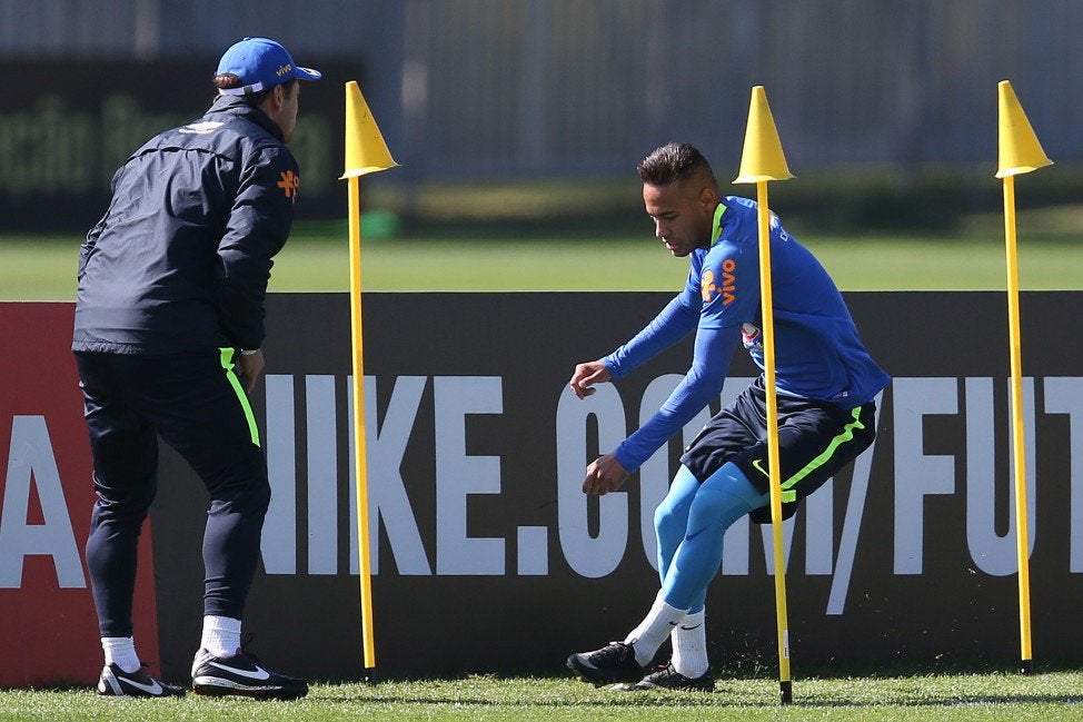 NEYMARENTRENADOFOTOTWITTEROFICIALFEDEFUTBOLBRASILLAFM1.jpg
