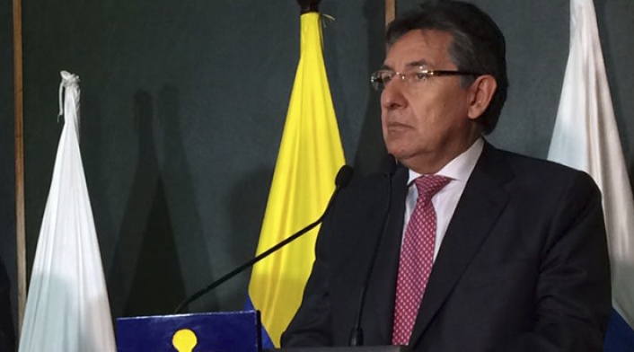 Nestor-Humberto-Martínez-LA-FM.jpg