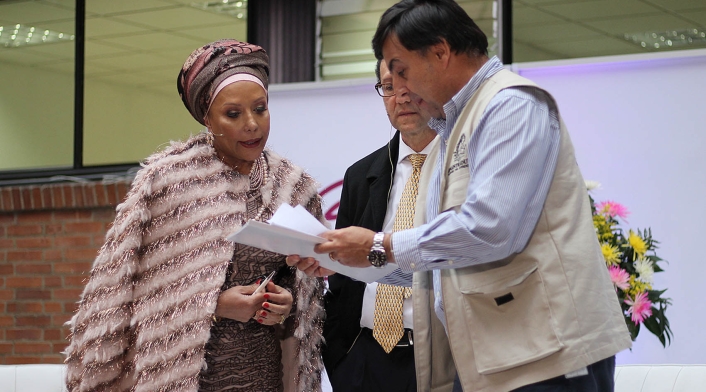 PIEDAD-CÓRDOBA-INSCRIBIÓ-SU-CANDIDATURA4.jpg