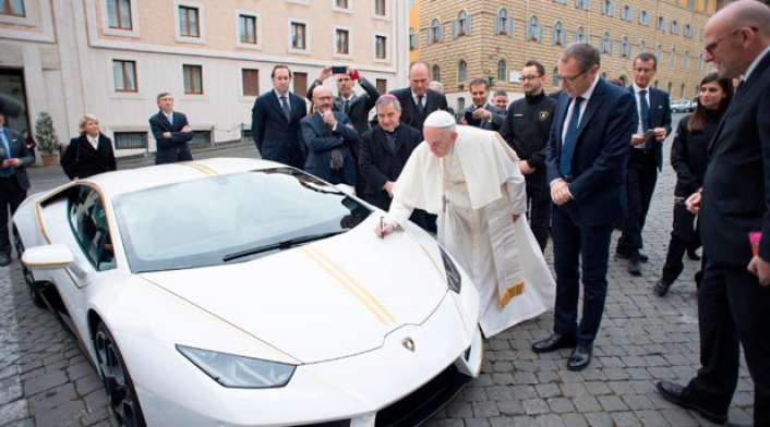 Papa-Francisco-Lamborgini-AFP.jpg