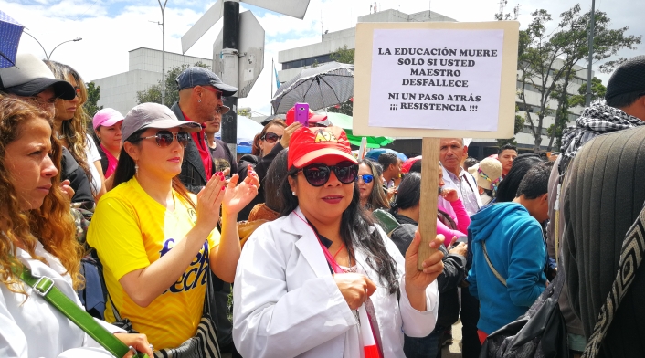 Paro-Maestros-LA-FM.jpg