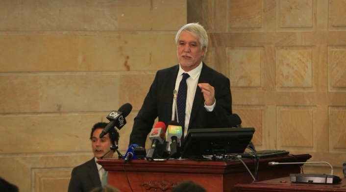 Peñalosa-@EnriquePenalosa-LA-FM.jpg