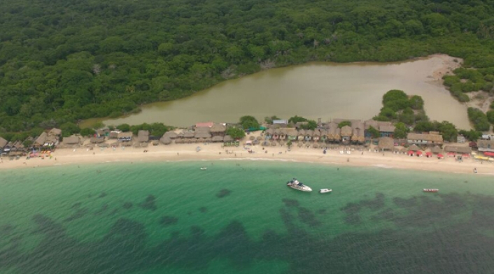 Playa-Blanca-LA-FM-1.jpg