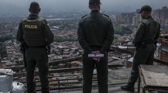 PoliciaMedellinRefCOLPRENSA.jpg