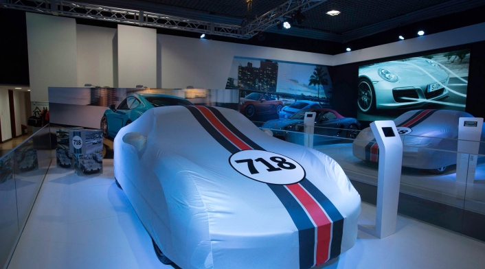 Porsche718Cayman-3.jpg
