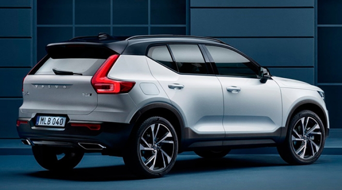 SUV-Volvo-XC4-3.jpg