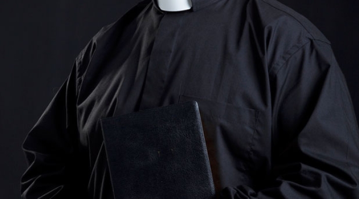 Sacerdote1.jpg