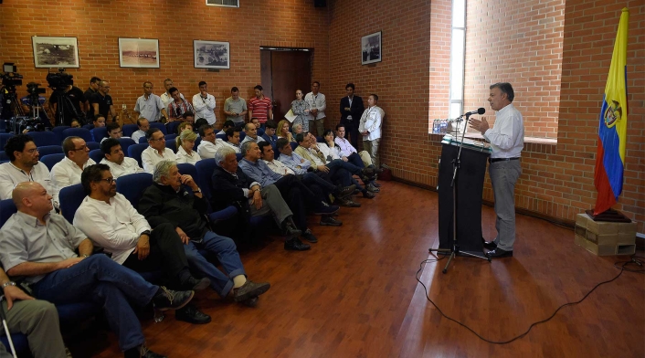 Santos-LA-FM-presidencia.jpg