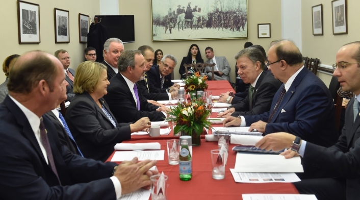 Santos-LAFm-Presidencia2.jpg