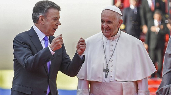 Santos-Papa-AFP-LA-FM.jpg