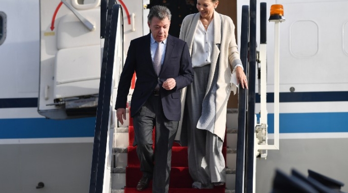 Santos-avión-afp.jpg