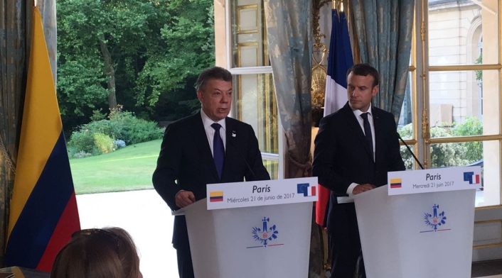 Santos-y-Macron-LA-FM.jpg