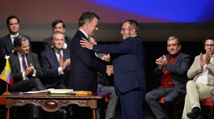 SantosyTimochenkoPazPresidenciaOFICIAL1.jpg