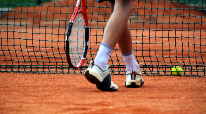 Tenis Tenis-Ingimage.jpg