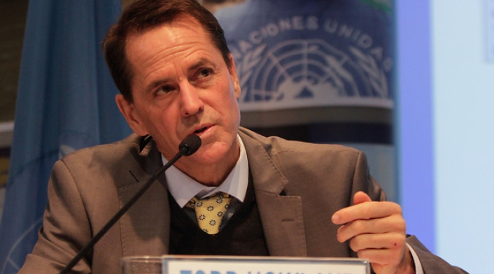 Todd-Howland-Colprensa-LA-FM.jpg
