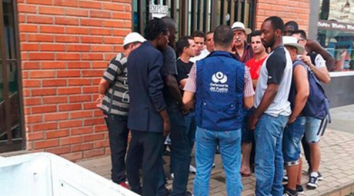 cubanosenturbolafmcolprensa1_1470057565_1470139402.jpg