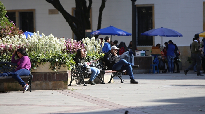 Transeúntes en el centro de Bogotá Transeúntes en el centro de Bogotá