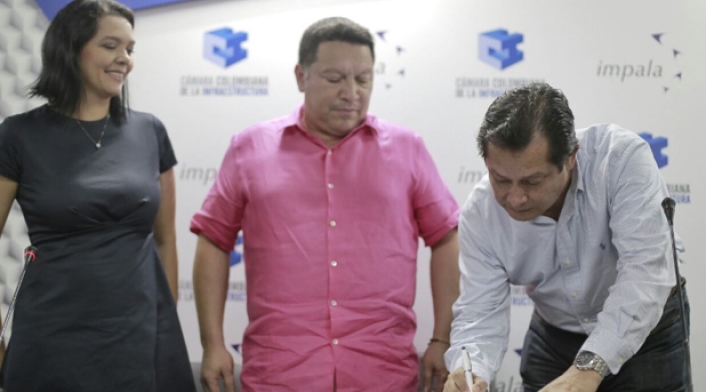 firma-convenio-sistema-de-transporte-fluvial-cartagena-@AlcaldiaCTG.jpg